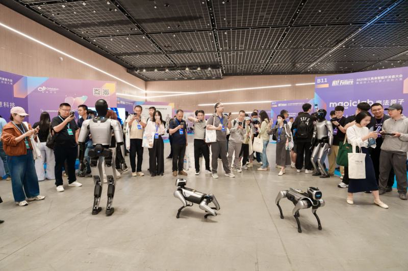 魔法原子闪耀上海具身智能大会，技术实力与商业潜力双赢！(图2)